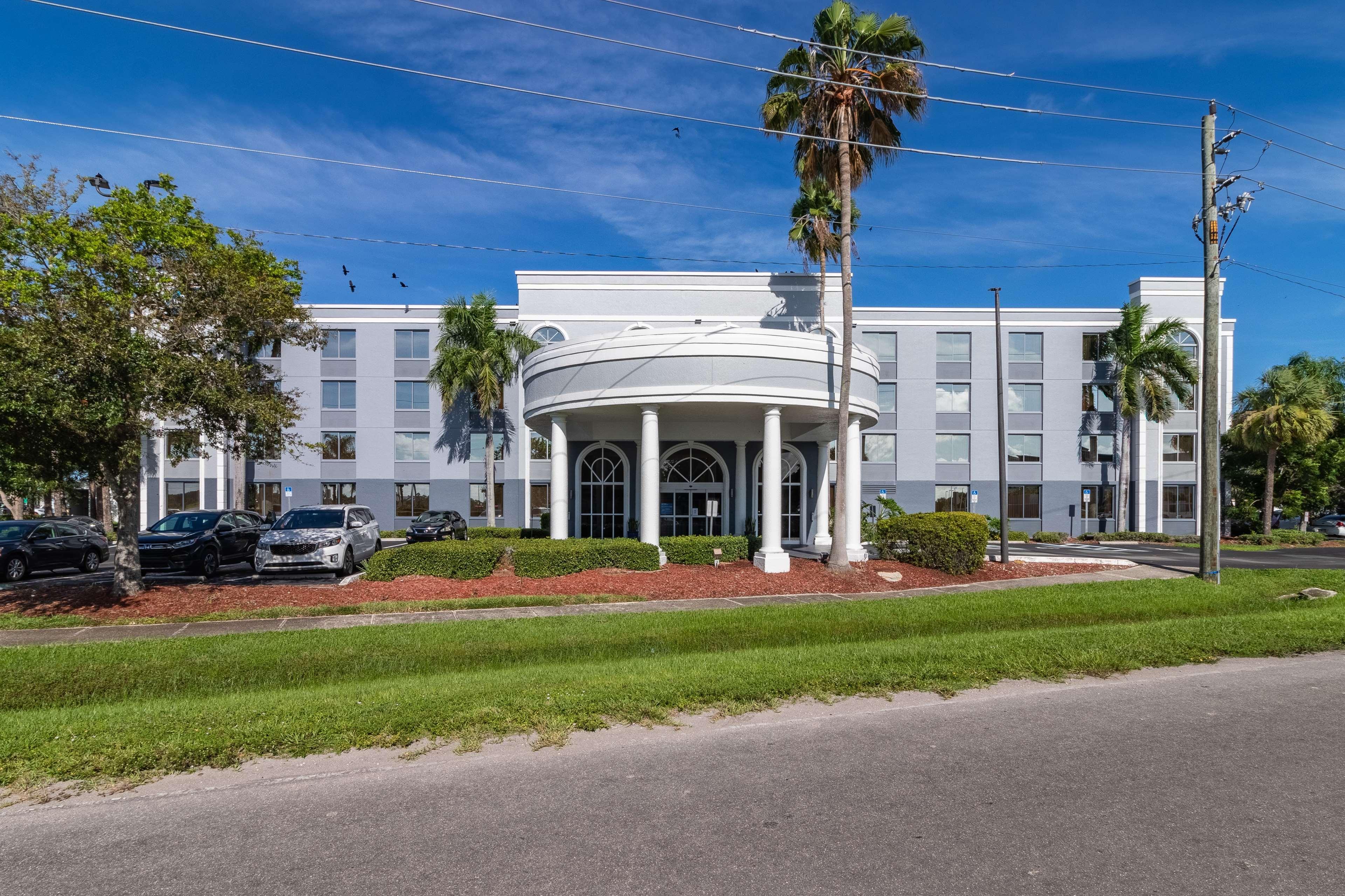 Best Western Fort Myers Inn And Suites Exterior foto